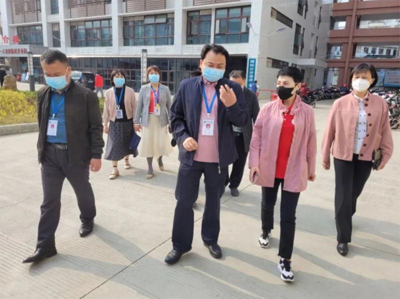 北京中仁慈善基金会到封开县人民医院调研基层医疗机构服务情况