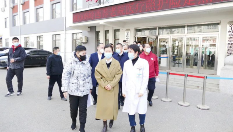 蔡理事长赴吉林公主岭市基层医疗机构调研