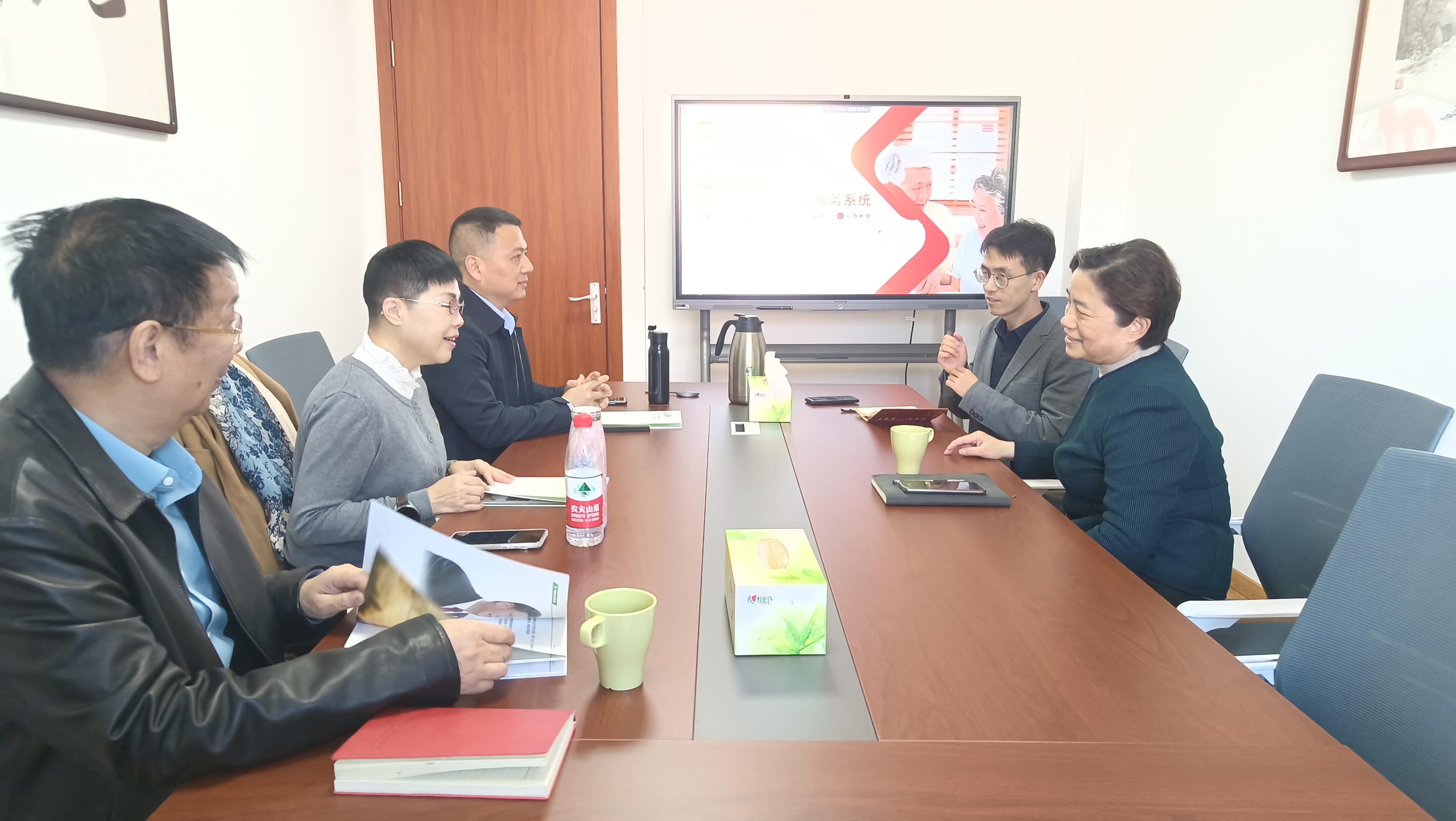 蔡丽萍理事长一行前往中国社会工作联合会洽谈交流，共谋公益事业发展新篇章
